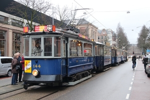 Fraai rijtje museumtrams bij Artis. 144+731, 464+946 en meer.....