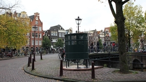 Pisbak Brouwersgracht hoek Herengracht