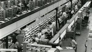 Rijswijkseweg, postkantoor, sorteerruimte voor post 1980.