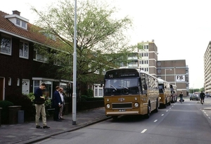 Klassieke RET-bussen op de Koninginneweg.Een 300 serie,een 754 en