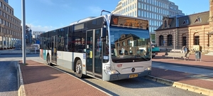 RET 320 aan het zonnige station Delft ( 08 juli 2021)