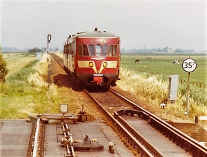 Juni 1982 , een tijdje later nadert er weer een rode diesel II de