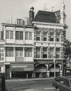 Buitenom 1-1a, hoek Brouwersgracht 41,Koffiehuis Louis.1988