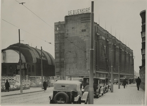 Grote Marktstraat, gezien naar de Wagenstraat; links het gebouw v