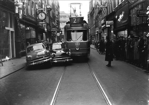 26 november 1957, om 11 uur pakt lijn 2 twee Opeltjes in de Leids