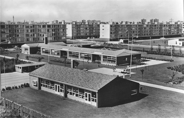 Augustus 1966. Twee openbare scholen in Leidschendam kleuterschoo