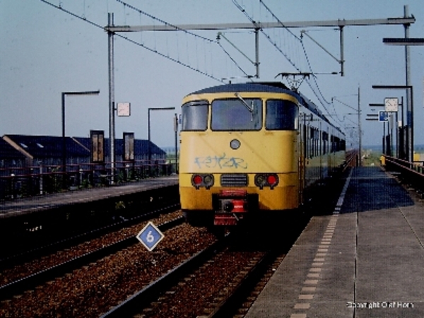 NS 2860 Almere station Muziekwijk