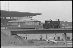 Geluidsproeven op 19 augustus 1967 met de RET 8 op een spoorwegvi