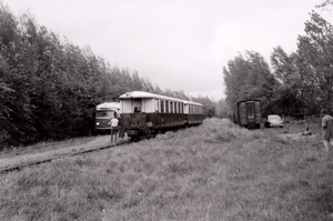Het transport van de rijtuigen AB1513 en B1515 op 17 oktober 1966