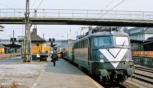 1981 Osnabrück Hbf 110 365-4 met D 348 (Bad Harzburg-Hoek van Ho