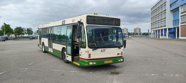ook reserve bus 903 staat in de startblokken