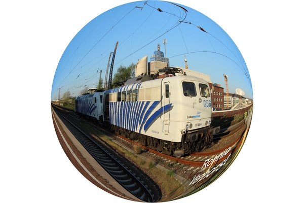 Lokomotion 151 056 en 185 663 in Duisburg Hbf op 20 april 2019 