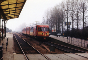 Een DEII in station Tiel 01-1981.