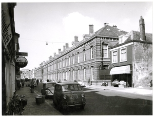 Den Haag. Frederikstraat 141, Frederikskazerne, gezien naar de Ja