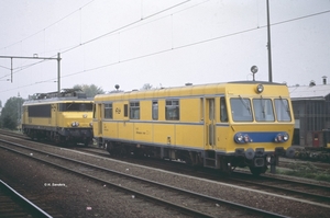 NS Ultrasoon meetrijtuig 30 84 978 1002-5 en NS 1604  in Tilburg.