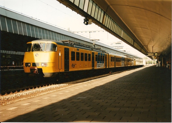2882 (v) en 2033 (a), Rotterdam CS, 10 augustus 1990.