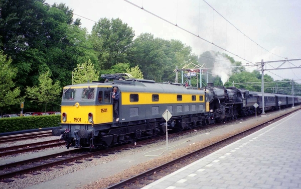 De 1501 met de SSN 52.3879 op 28-5-1994 in Dordrecht.