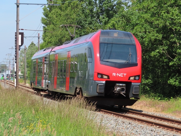 NS Abellio R-NET Flirt treinstel 2015 rijdt als Sprinter uit Alph