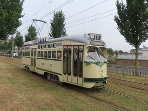 1022, een PCC tram uit 1952 van het Haags OV Museum, Dorpskade Wa