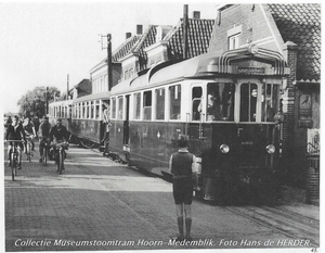M1502 -AB1516-ABR1517 in de Voorstraat te Numansdorp.19 Juli 1952