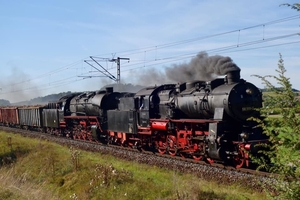 Lok 58 1111 en 44 2546 met volle bietentrein op de lijn van Nörd