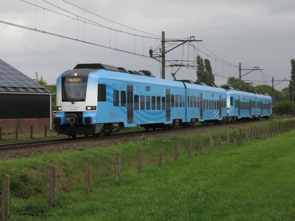 Connexxion Protos Treinstellen 5034 en 5035 komen station Barneve