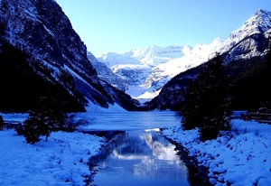rivier-bergen-natuur-sneeuw-achtergrond