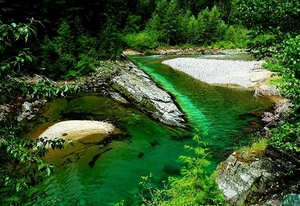 rivier-natuur-meer-minerale-lente-achtergrond