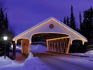 sneeuw-vrolijk-kerstfeest-winter-huis-achtergrond (1)