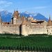 zwitserland-aigle-middeleeuwse-architectuur-kasteel-achtergrond