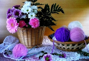 stilleven-bloemen-lavendel-roze-achtergrond