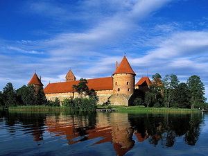 kasteel-trakai-litouwen-reflectie-achtergrond