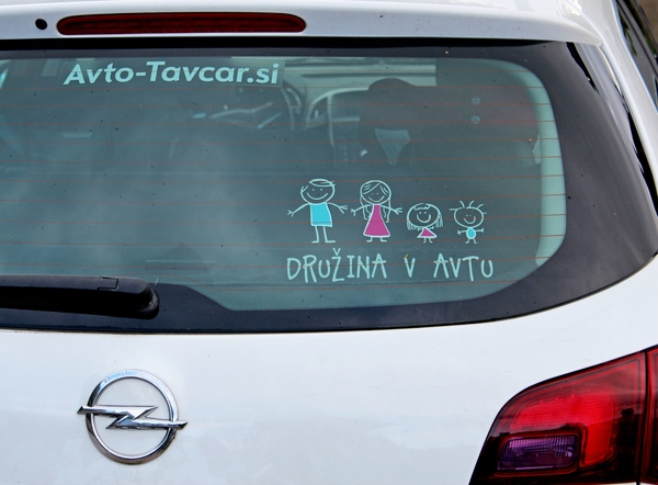 IMG_0039_Opel_Družina-v-avtu_familie-inde-auto=slov