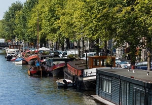 houseboats_at_prinsengracht_seen_from_reguliersgracht_amsterdam_2