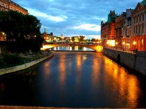 rivier-kanaal-nacht-town-achtergrond