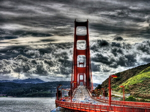 verbluffende-fotos-wolken-rivier-brug-achtergrond