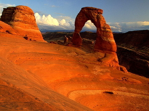 arches-national-park-delicate-arch-boog-utah-achtergrond