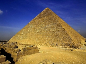 piramide-van-cheops-monument-remaya-square-achtergrond