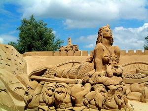 oudheid-beeldhouwwerk-zand-standbeeld-achtergrond