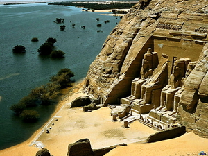 oudheid-aboe-simbel-egypte-strand-achtergrond