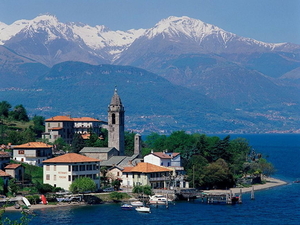italie-bergen-natuur-town-achtergrond