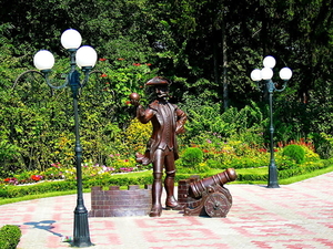 beeldhouwwerk-standbeeld-openbare-ruimte-kunst-achtergrond