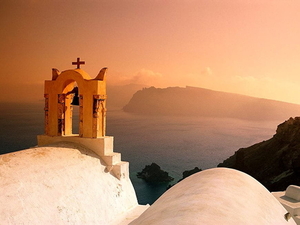 griekenland-kerkklok-beltoren-zonlicht-achtergrond