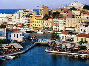 griekenland-town-haven-meer-achtergrond