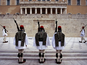 griekenland-uniform-grenadier-jas-achtergrond