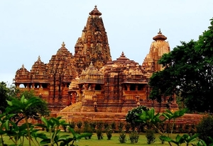 lakshmana-tempel-khajuraho-hindoeistische-india-achtergrond