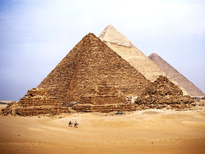 piramide-van-cheops-monument-oudheid-achtergrond