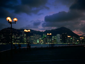 nacht-steden-wolken-licht-achtergrond