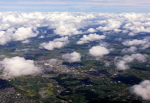 wolken-voor-dubbele-monitoren-luchtfotografie-natuur-achtergrond