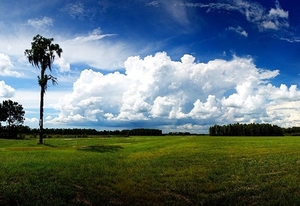 wolken-natuur-groene-veld-achtergrond